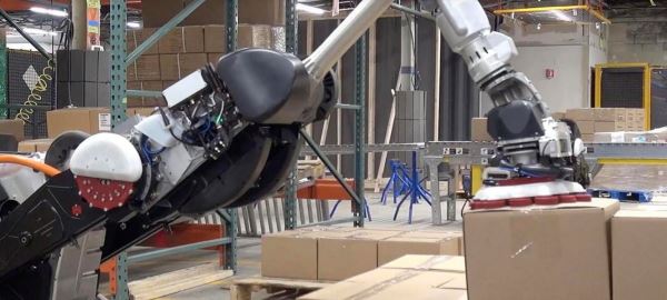 Роботы Boston Dynamics и Otto Motors вместе работают на складе — без людей